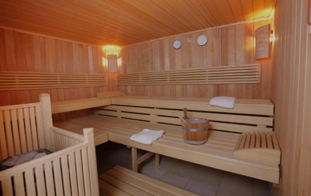 Chez Suzette-Residence-Piscine-Sauna Левернуа Экстерьер фото